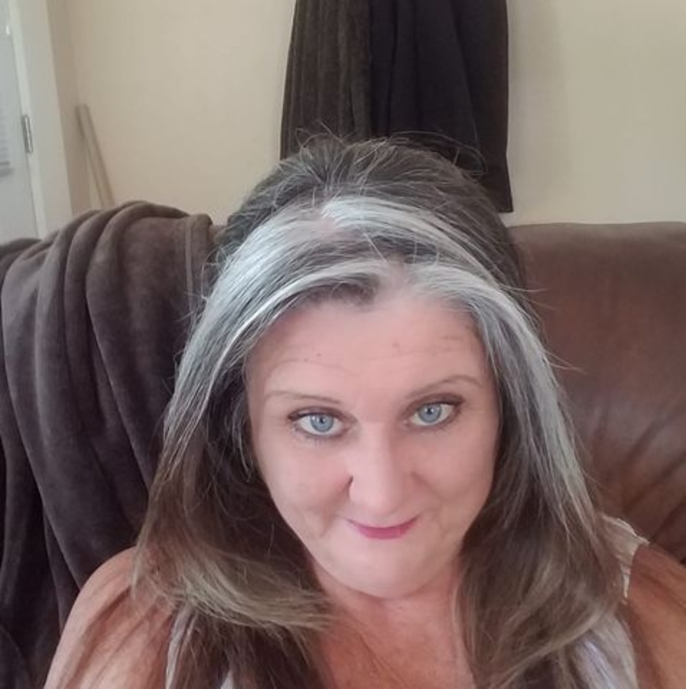 Meet your Posher, Leslie